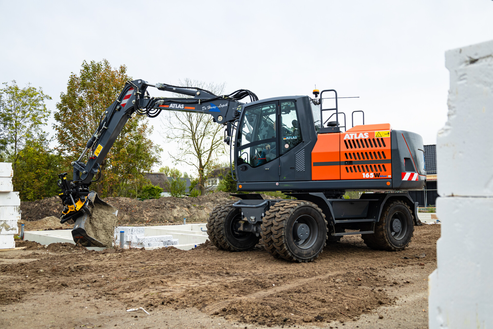 De Atlas 165W een een graafmachine met banden