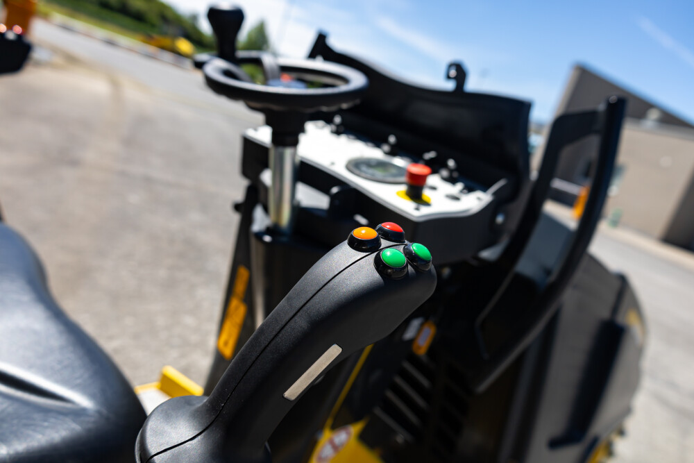 BOMAG wals joystick 