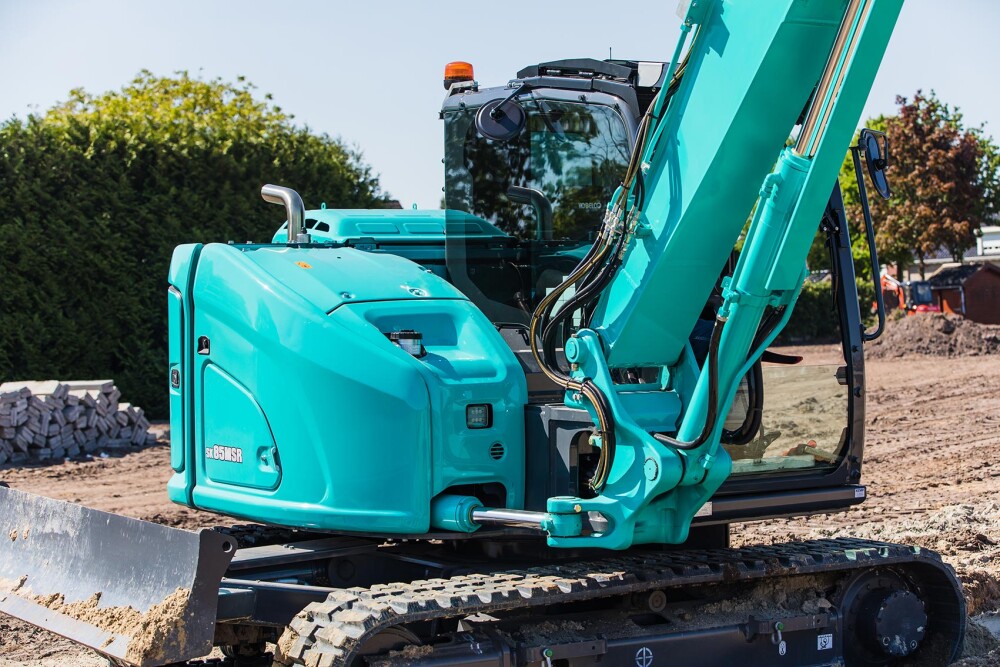 Zwenkgiek Kobelco SK85 rupskraan